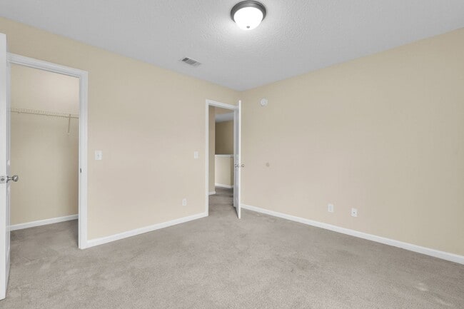Building Photo - AVAILABLE NOW [SMALL PET PREFERRED: x1 sma...