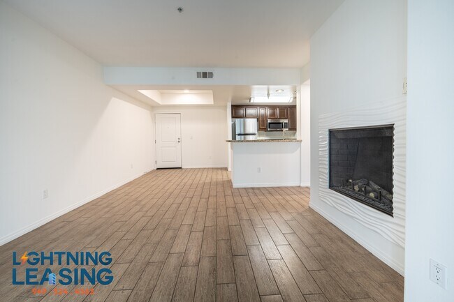 Building Photo - 11925-11923 Kling St