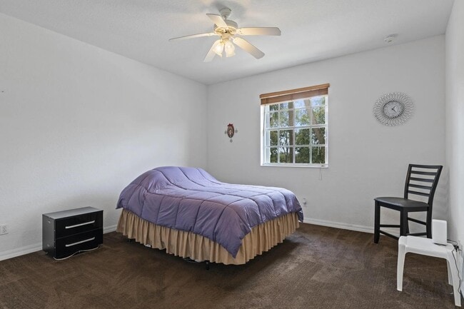 Building Photo - 9945 E Villa Cir