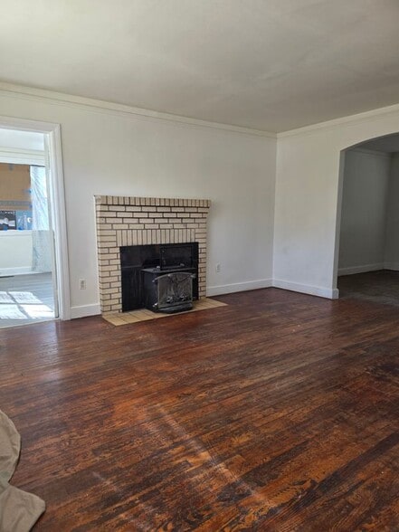 Building Photo - 1924 Calvert St