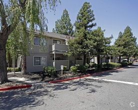 Building Photo - White Willow Glen Apartments
