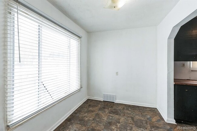 Building Photo - 8211 Artesian St
