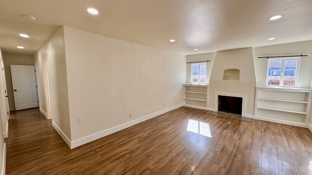 Building Photo - 1026 W 108th St