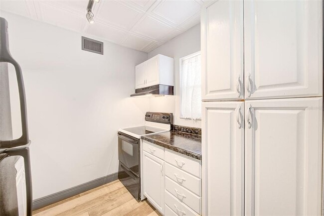 Building Photo - 10453 Carrollbrook Cir