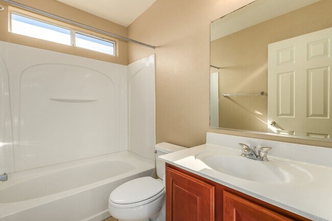 Building Photo - Copper Basin Charmer