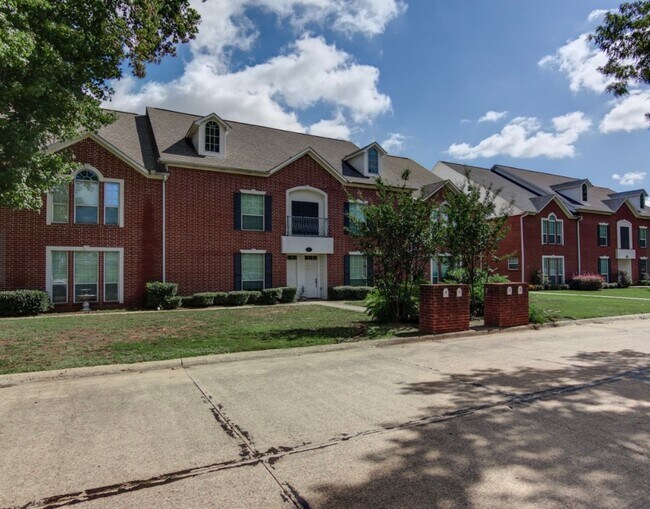 Building Photo - Pleasant Grove Townhouse for rent!