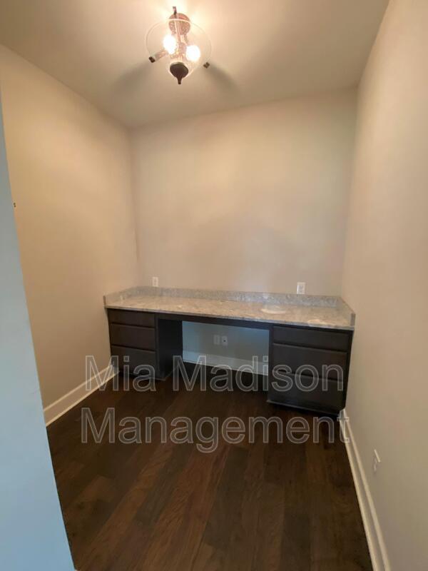 Building Photo - 54 Misty Marsh Dr