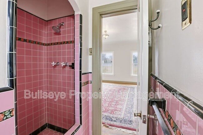 Building Photo - 718 W Roosevelt St