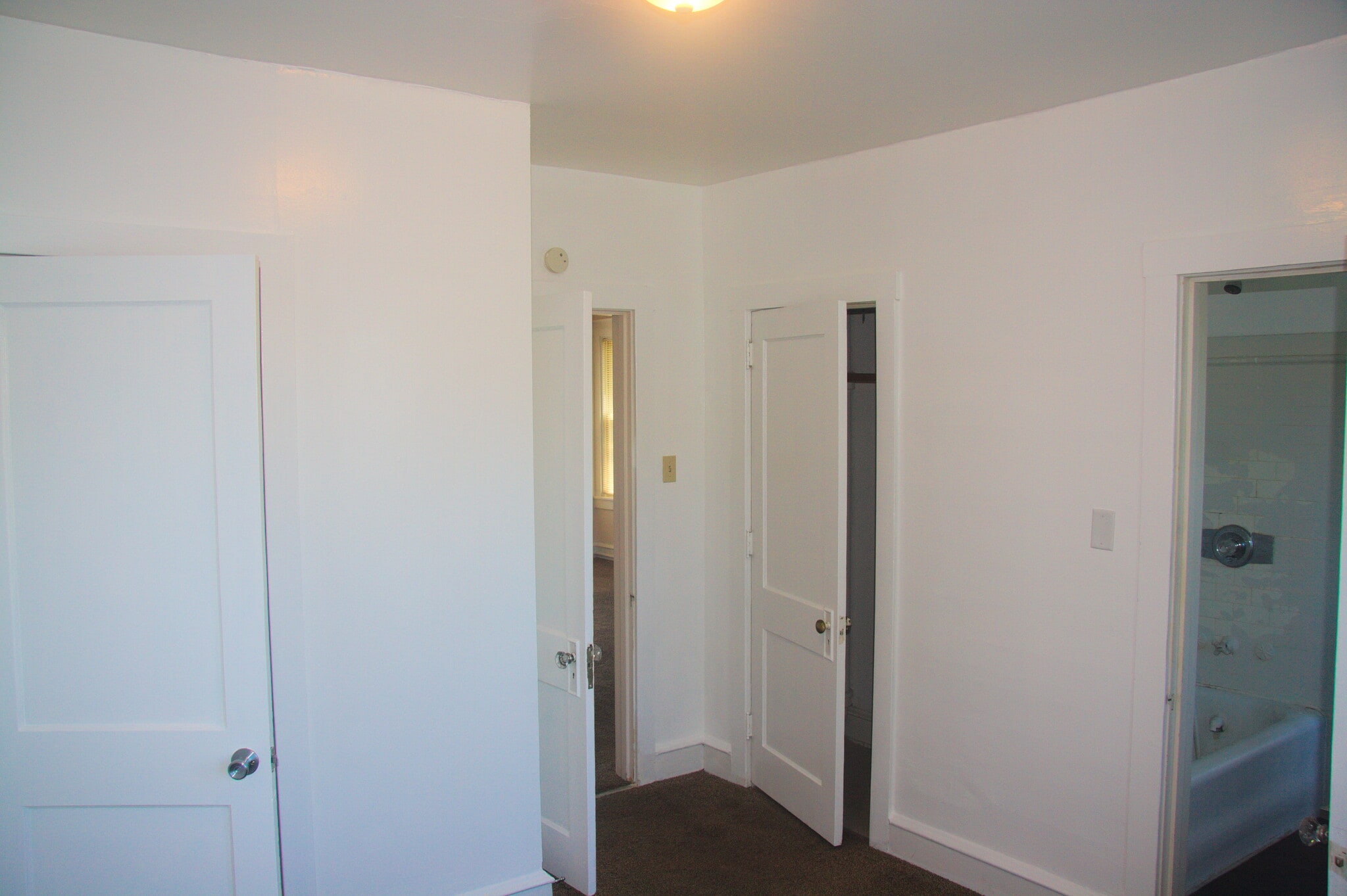 Building Photo - 328 High Street
