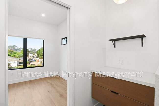 Building Photo - 3704 Wilcox St