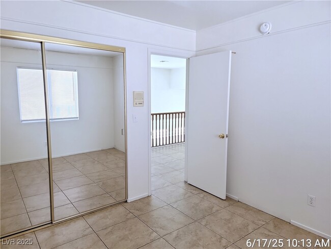 Building Photo - 9162 Green Frost Dr