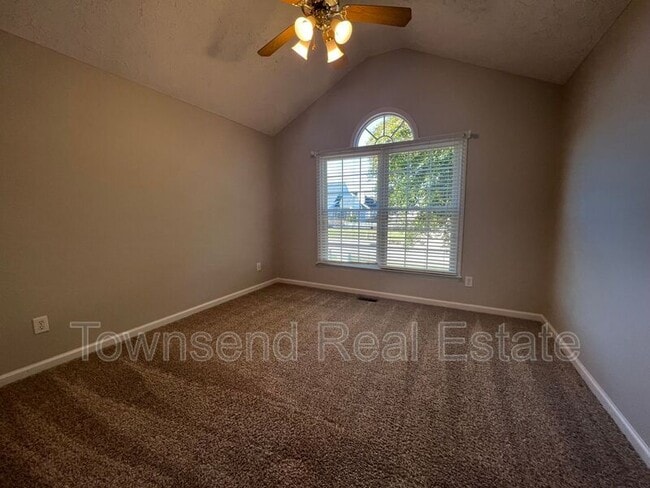 Building Photo - 3539 Harrisburg Dr