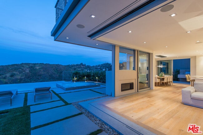 Building Photo - 3642 Beverly Ridge Dr