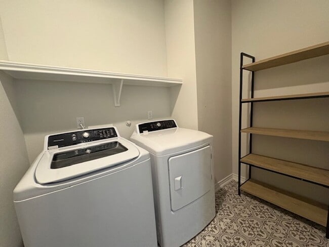 Building Photo - GORGEOUS NEWER HOME NEAR OSO BAY PRESERVE - MILITARY SPECIAL!