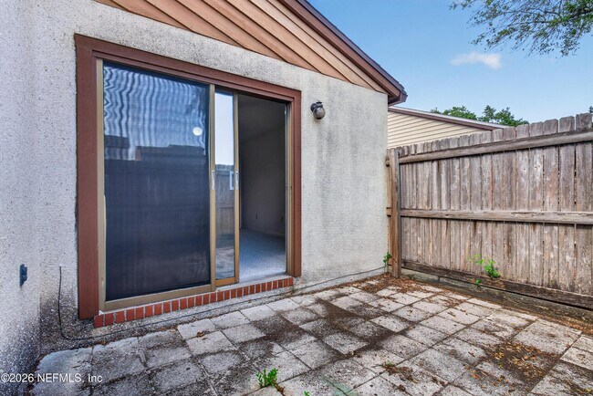 Building Photo - 1964 Oak Twist Ct