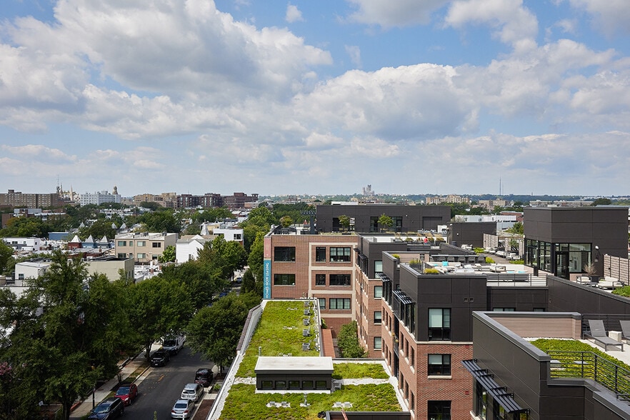 Rooftop - 701 Lamont St NW
