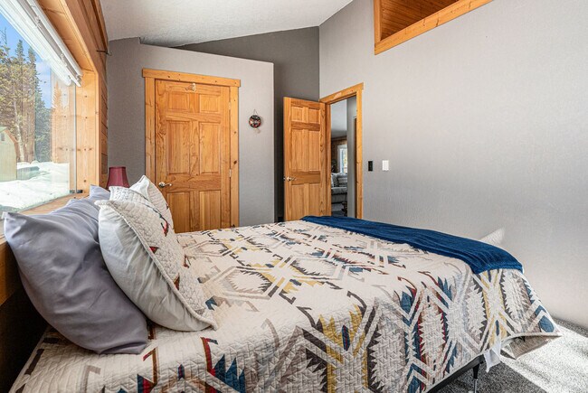 Building Photo - 1353 Alice Rd