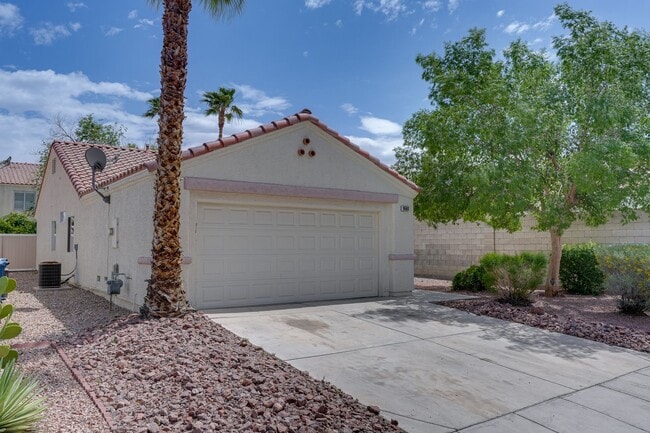 Building Photo - Single-Story Silverado Ranch Home with Spacious Open Layout
