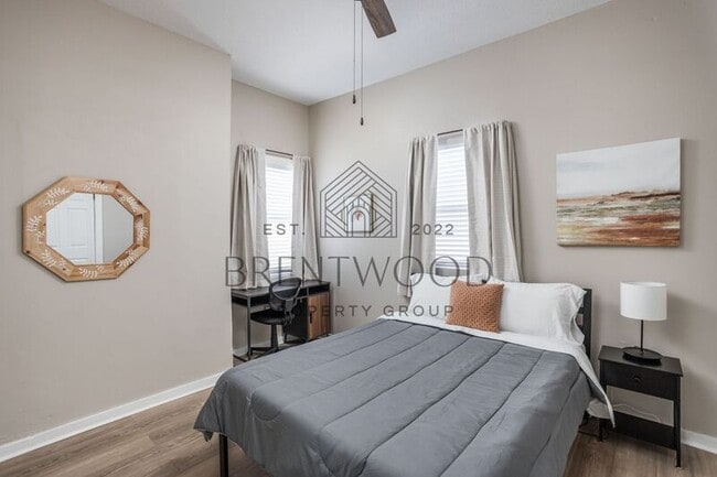 Building Photo - 929 N Tremont St