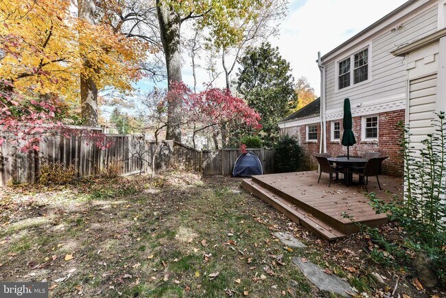 Building Photo - 3061 N Oakland St