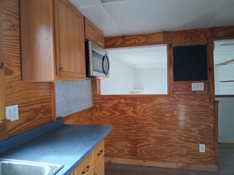 Building Photo - 17 Dickey Ln