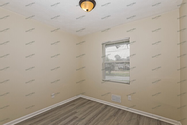 Building Photo - 8355 Dunellen Ln