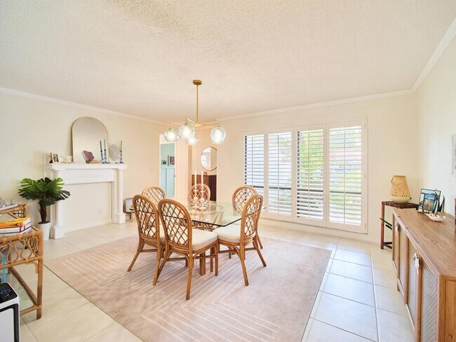 Building Photo - 2281 SW Starling Dr