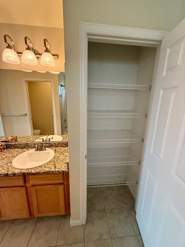 Building Photo - 3 bedroom, 2 Bath Ranch Home with 2 Car Attached Garage (WEEKLY MOWING INCLUDED) in South Fort Co...