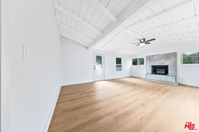Building Photo - 5455 Harcross Dr