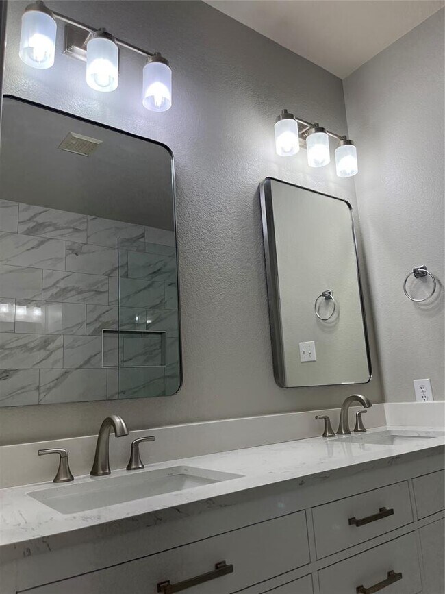 Building Photo - 10306 Snapdragon Dr
