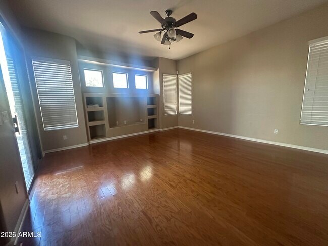 Building Photo - 7220 W Cottontail Ln