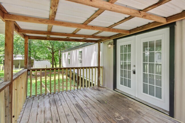 Building Photo - 25494 Deepwood Dr