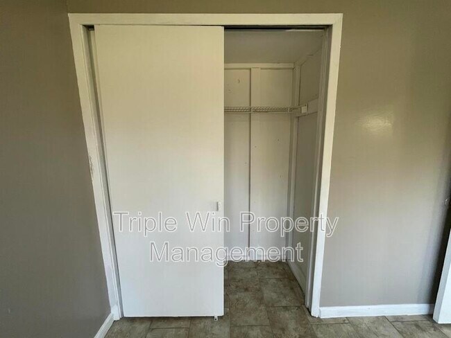 Building Photo - 410 Ridge Dr