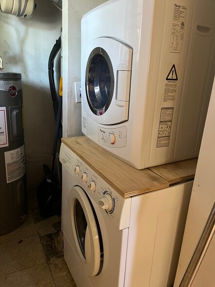 washer and dryer in unit - 1526 Potomac Ave SE