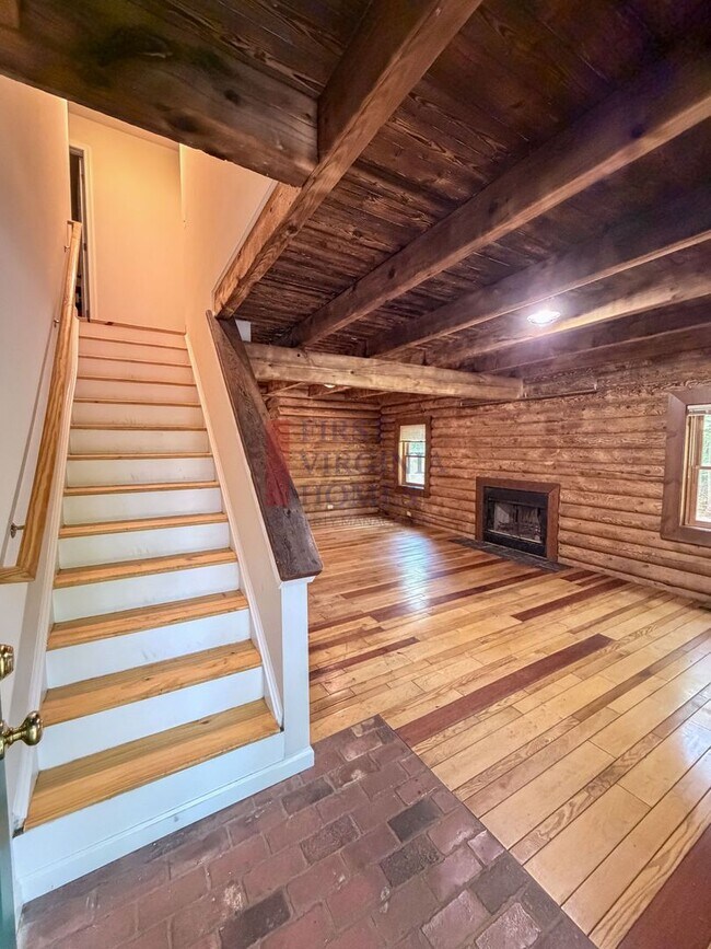 Building Photo - 3Bed/2Bath Lake Monticello Rental