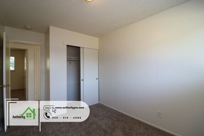 Building Photo - 1378 Aspen Dr