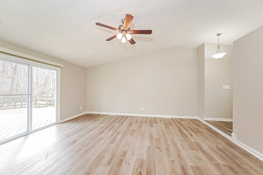 Building Photo - 1531 Creekside Ln