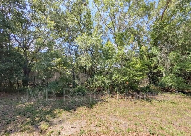 Building Photo - 7820 Playschool Ln
