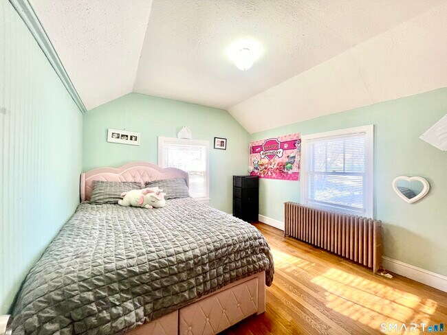 Building Photo - 368 Lakewood Rd