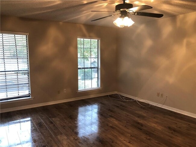 Building Photo - 6333 Ironwood Ct