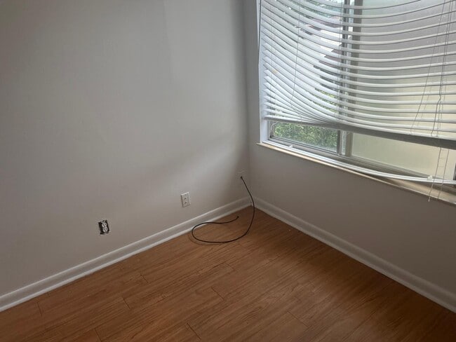 Building Photo - 5292 Bosque Ln