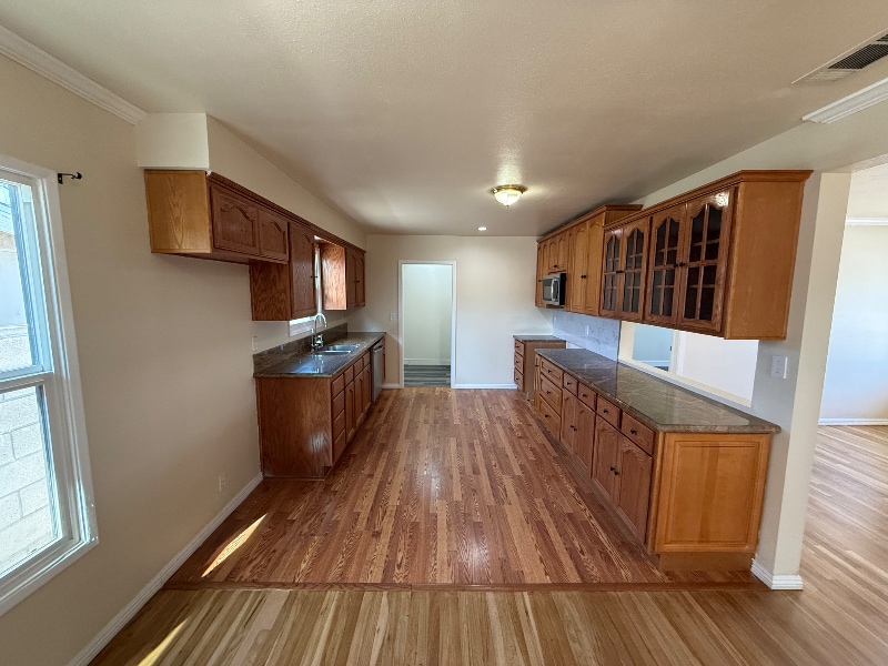 Building Photo - 1051 E Badillo St