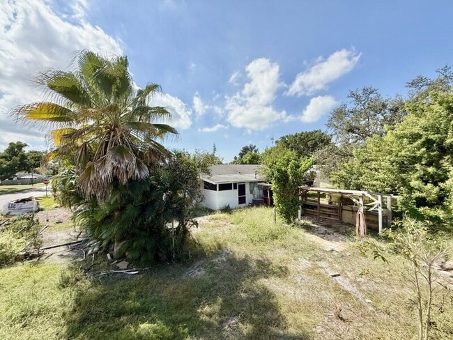 Building Photo - 603 64th Ave W