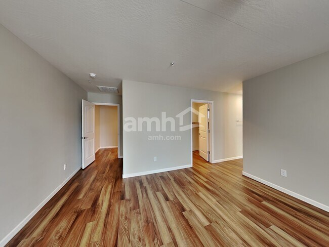 Building Photo - 20759 W Maiden Ln