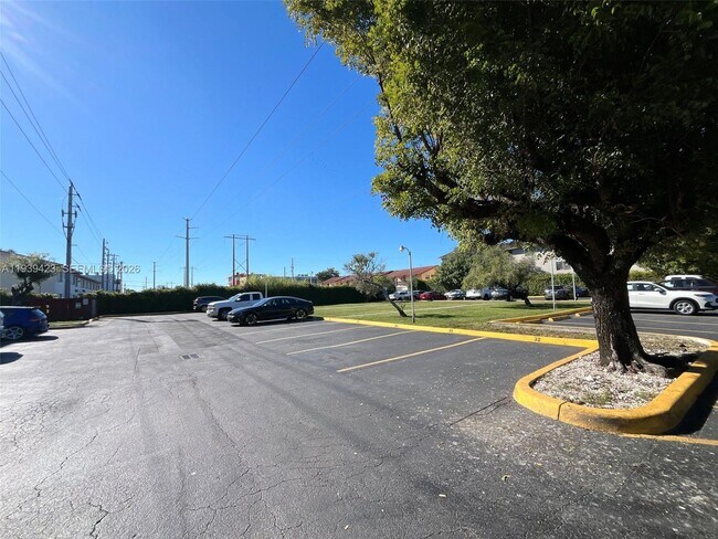 Building Photo - 5300 W 21st Ct