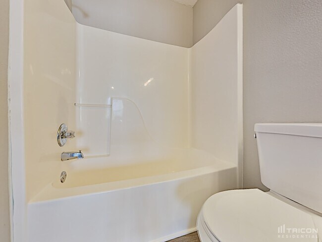 Building Photo - 507 Deer Trail Dr