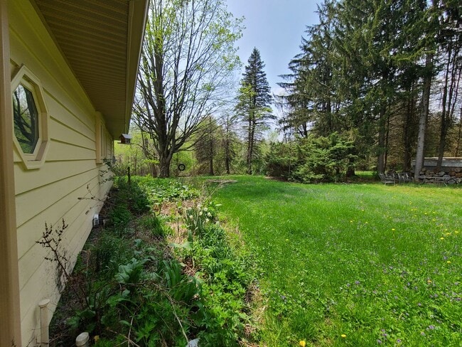 Building Photo - 2 Bedroom 1 Bath Home In Coloma