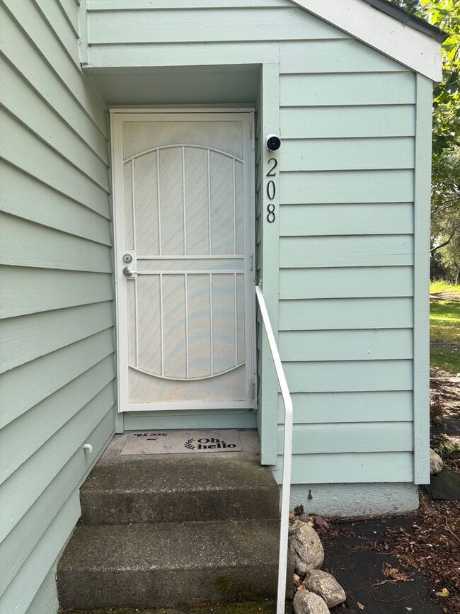 Building Photo - Renovated two bedroom two bath townhome, Windsor!!