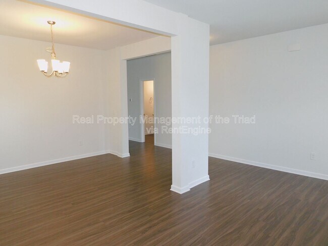 Building Photo - 390 Spaulding St