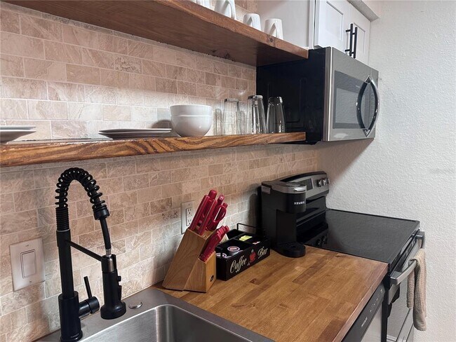 Building Photo - 2216 Grand Cayman Ct